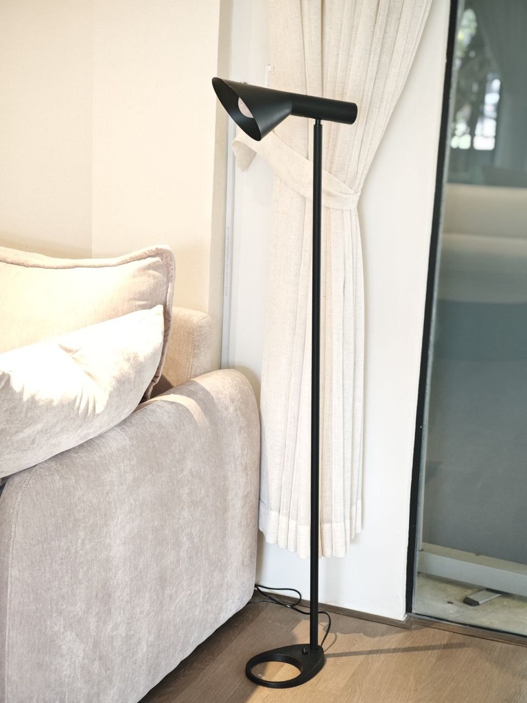 COLLIN FLOOR LAMP - Display