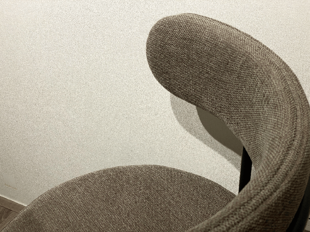 AMBER CHAIR