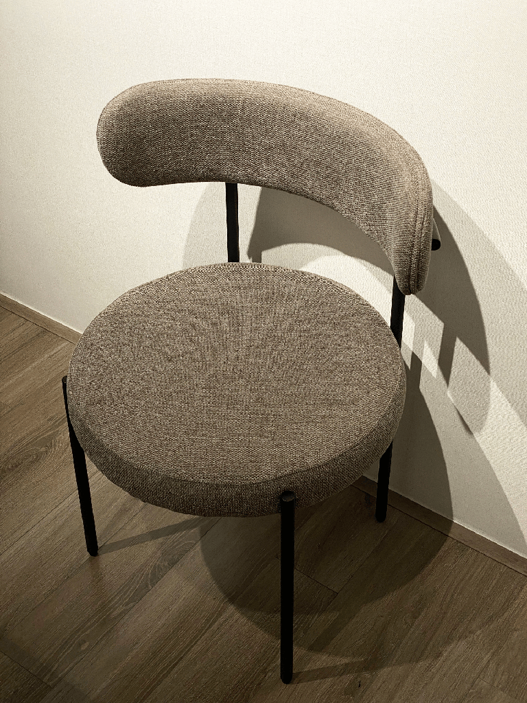 AMBER CHAIR