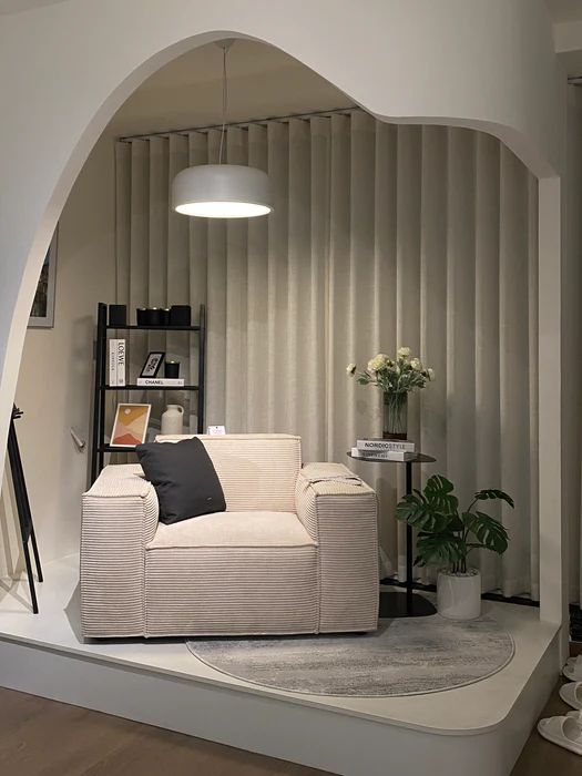ORD-ARMCHAIR-BOLD