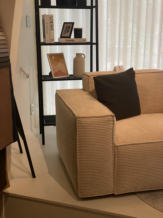 ORD-ARMCHAIR-BOLD