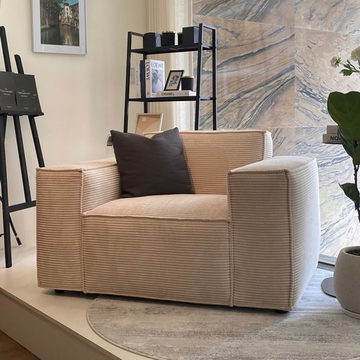 BOLD ARMCHAIR